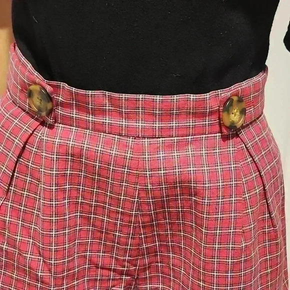 Shorts - Picture 4 of 6